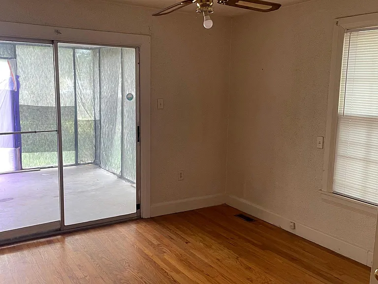 2312 Moss St — Photo 7