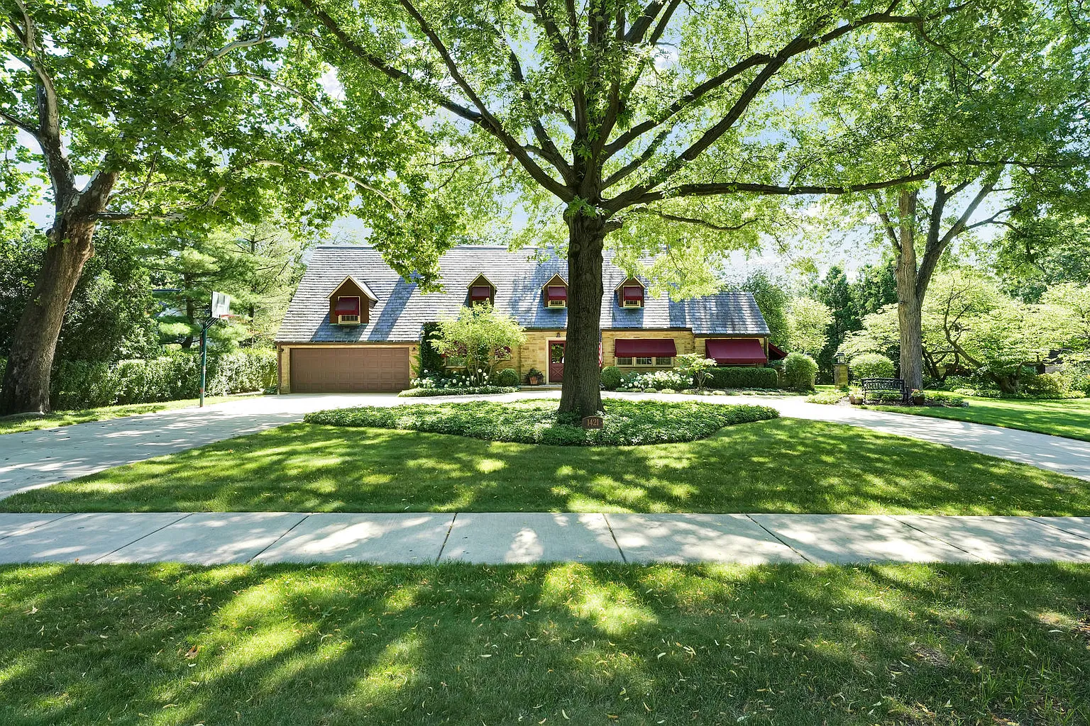 1421 Braeburn Ave photo 1