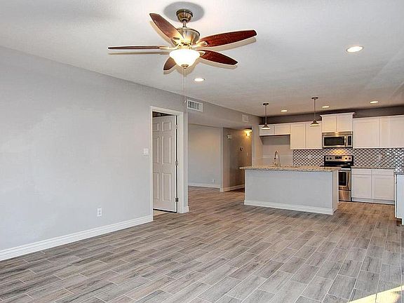 4th image of 2117 E Cornell Dr