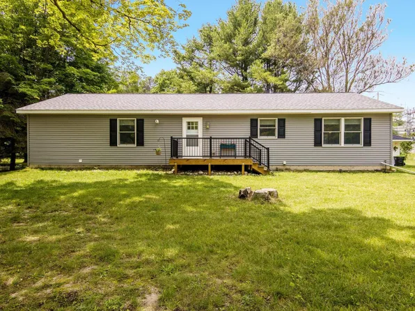 310 S Shabwasung St, Northport, MI 49670