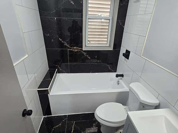 3rd image of 206 Myrtle Ave #1