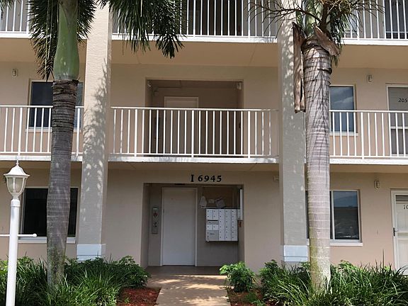 4th image of 6945 Dennis Cir APT 104