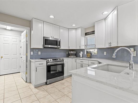 4th image of 5011 72ND STREET E