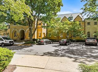 60 Glen Rd APT T2, Brookline, MA 02445