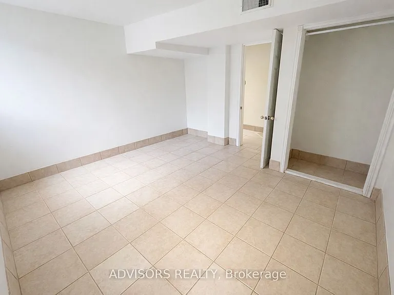 1470 Fisher Ave — Photo 6