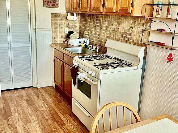 3rd image of 211-05 48 Avenue