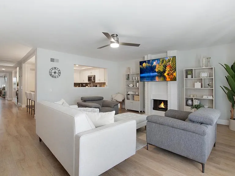 5 Montego Ct — Photo 2