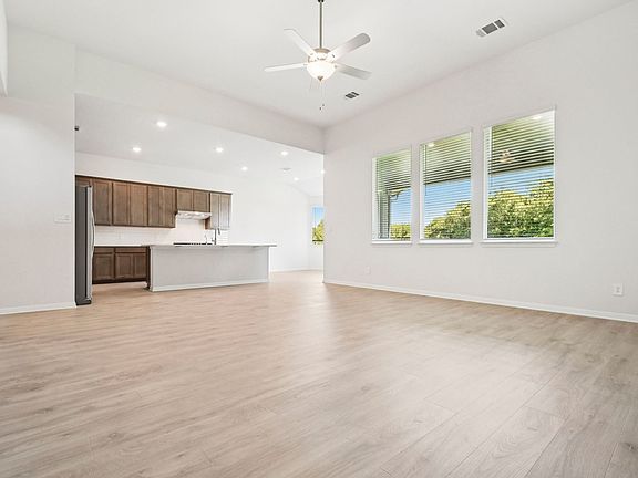 The Republic 575 Floorplan