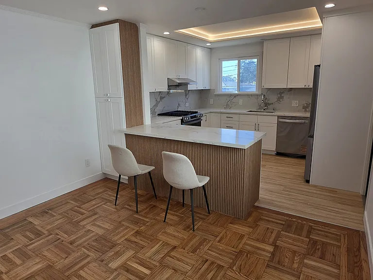 54 N Mayfair Ave — Photo 18