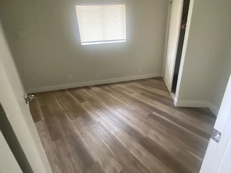 1501 S Farragut St — Photo 11