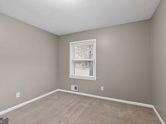 5th image of 8195 Saxon Ct