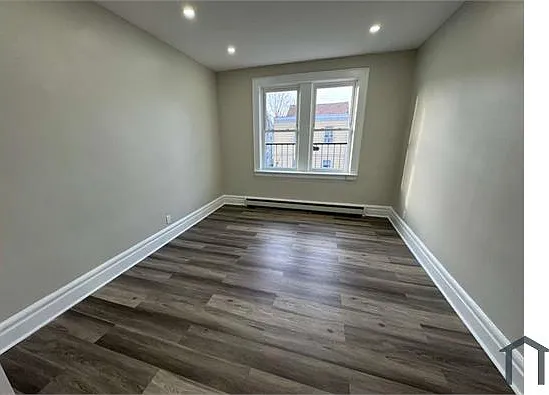 380 N 11th St #8 — Photo 3
