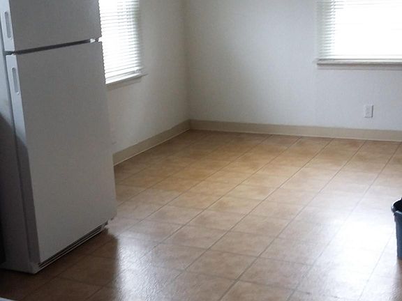 3rd image of 9539 Cloverhurst Dr