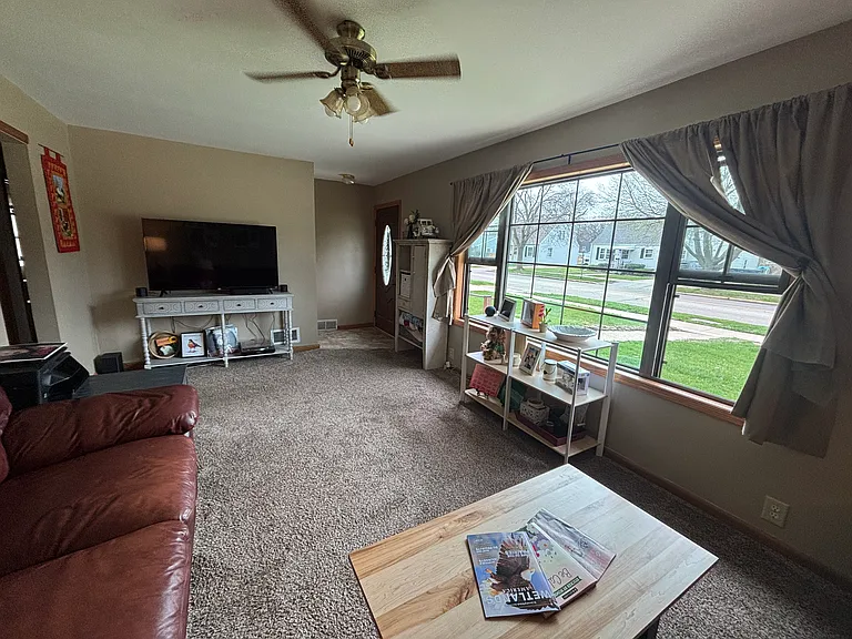 9 S Randall Ave — Photo 6