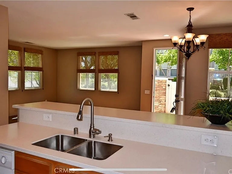 12199 N Main St #3 — Photo 10