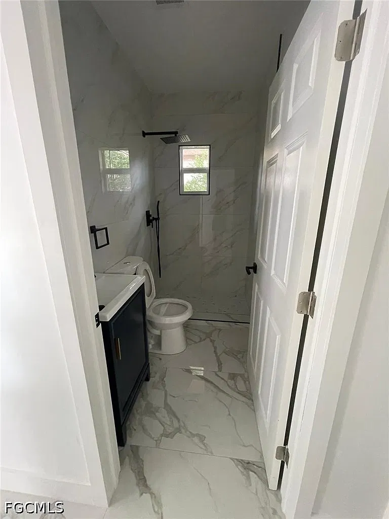 2 bed, 1.5 bath, 1000 sqft, $2,500 — Photo 4