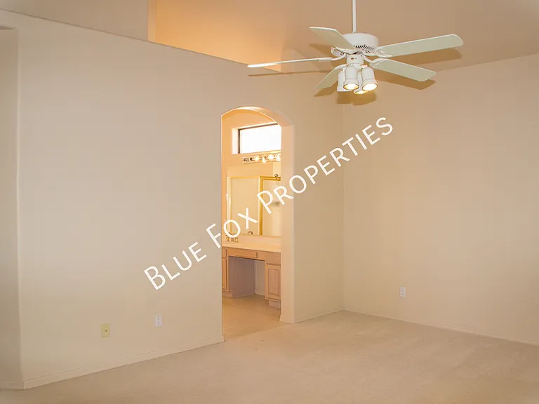 4131 E Hawks Wing Dr — Photo 17