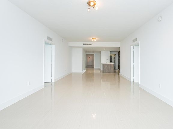 4th image of 600 NE 27th St APT 2503