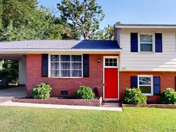 1617 Diplomat Dr, Fayetteville, NC 28304