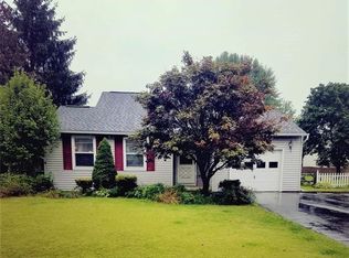 107 Colchester Rd, Minoa, NY 13116