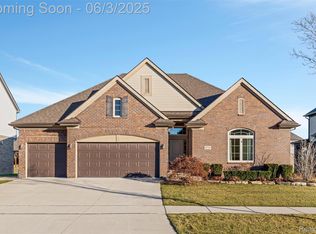 49754 Monarch Dr, Macomb, MI 48044