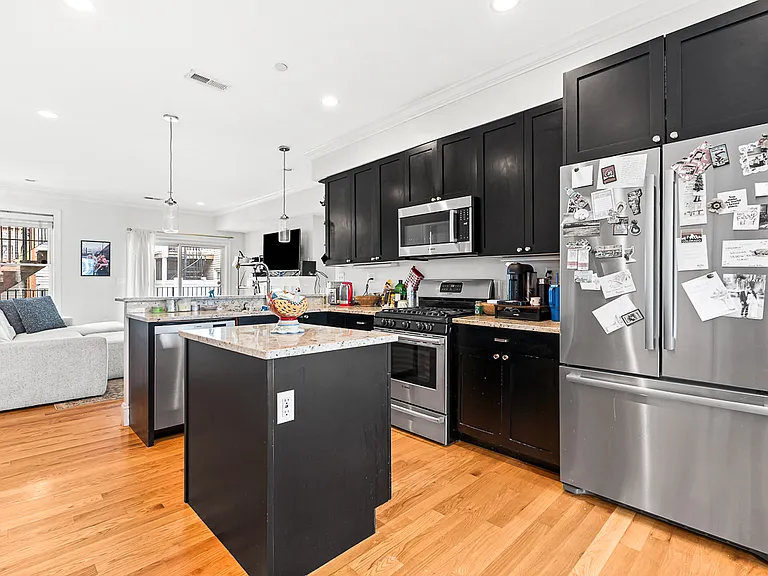 180 Gold St #3 — Photo 12