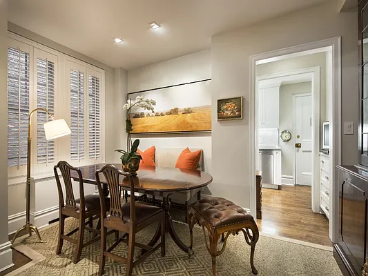 Sold by Sotheby's International Realty | media 11