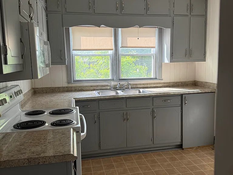 206 Griffith St — Photo 13