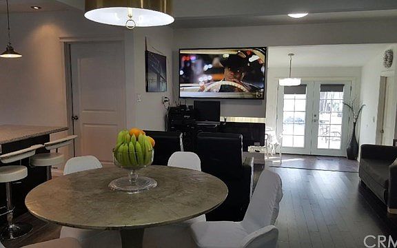 3rd image of 9854 Rosecrans Ave