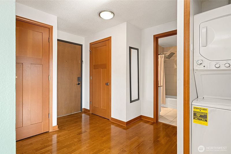 4th image of 550 Aloha Street #201