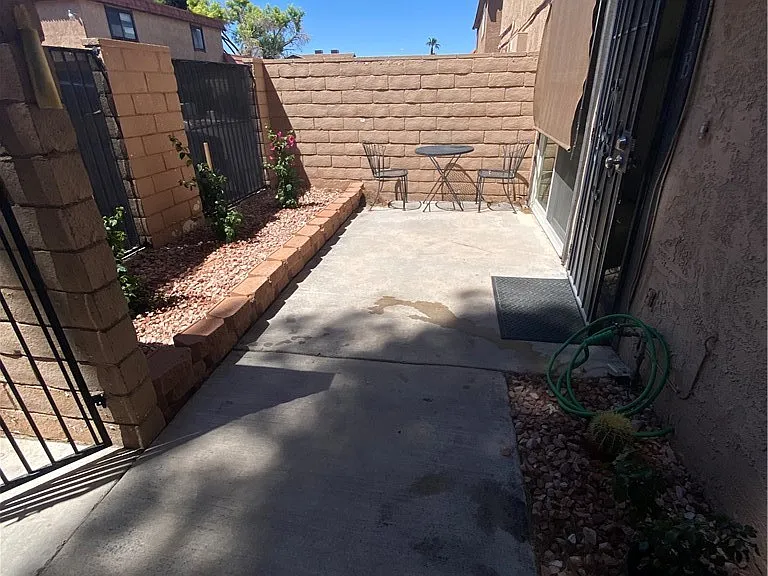 311 Brookside Ln #B — Photo 14