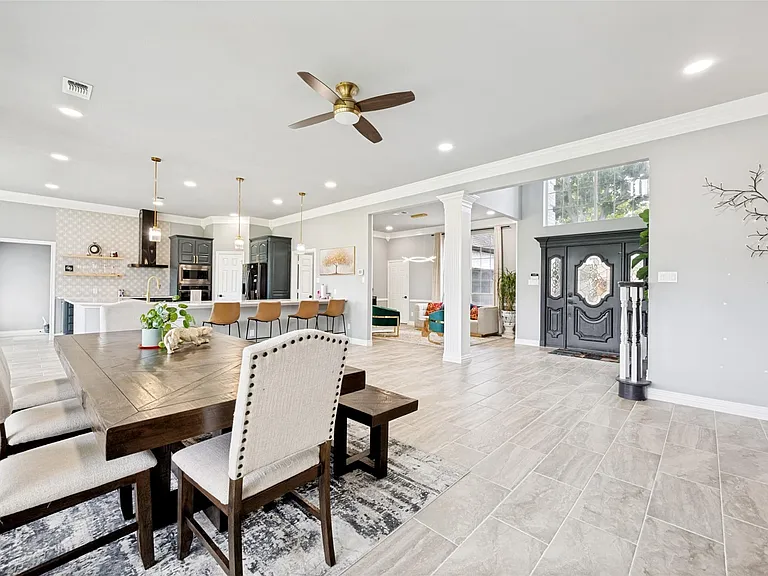 818 Riviera Dr — Photo 23