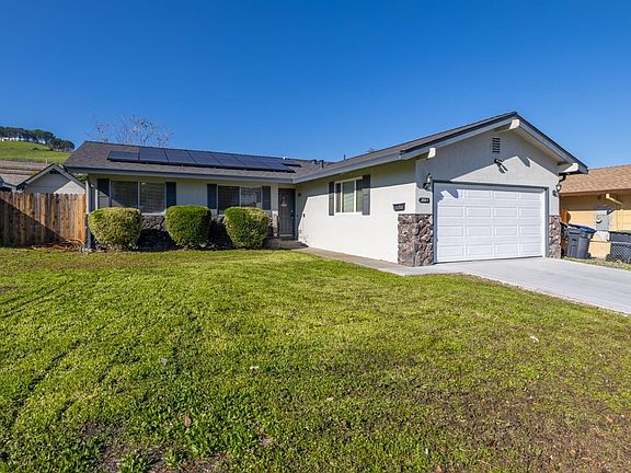 2nd image of 2601 Carnation Dr