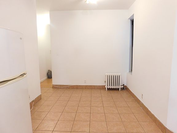 5th image of 302 E 94th St APT 1A