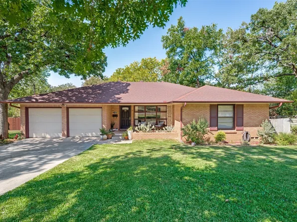 1403 Greenwood Dr, Denton, TX 76209