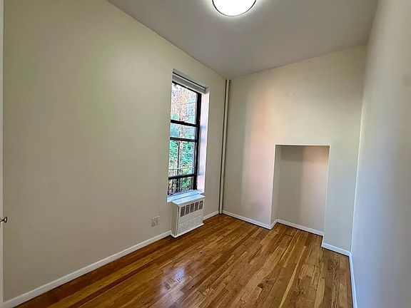 3rd image of 262 Saint James Pl APT 2D