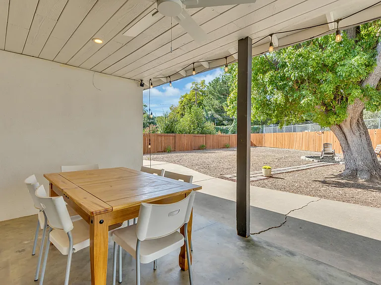 6806 S Land Park Dr — Photo 12