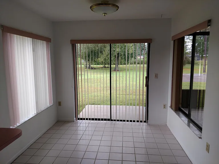 2696 La Alameda Ave — Photo 17