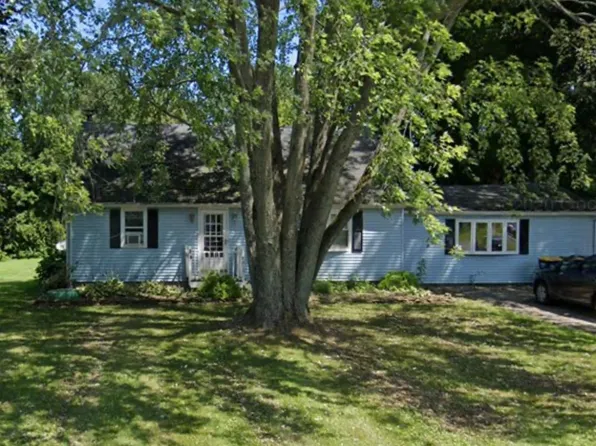 8203 Ridge Rd, Sodus, NY 14551