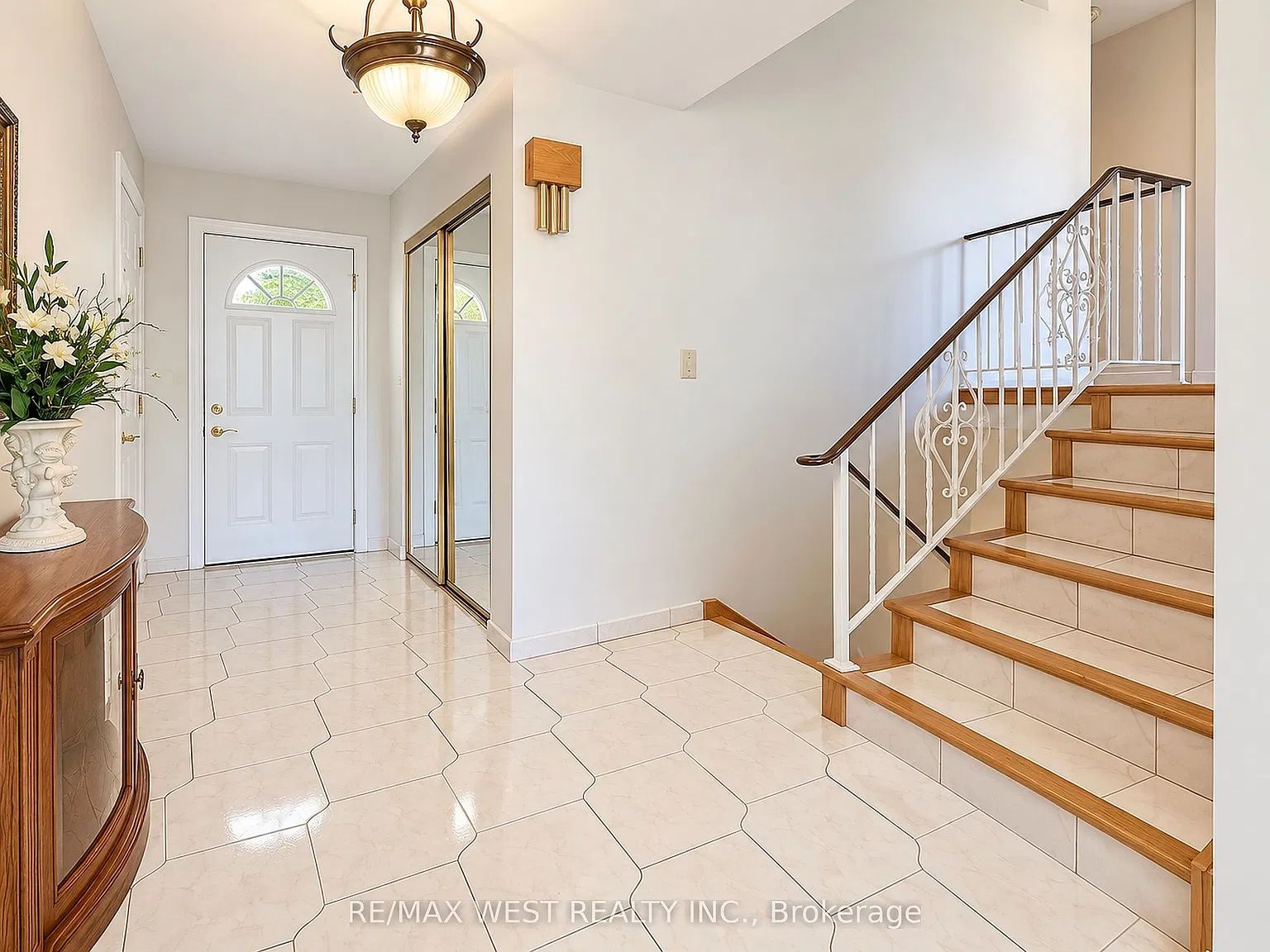 4 bed, $3,300 — Photo 2