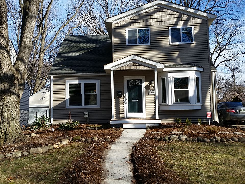 1st image of 1044 N Vermont Ave