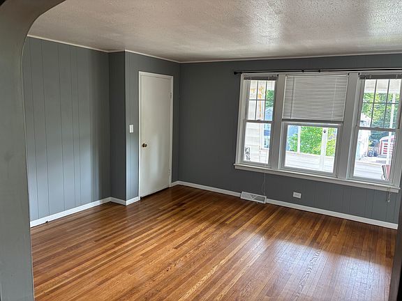 2nd image of 405 Willis Ave