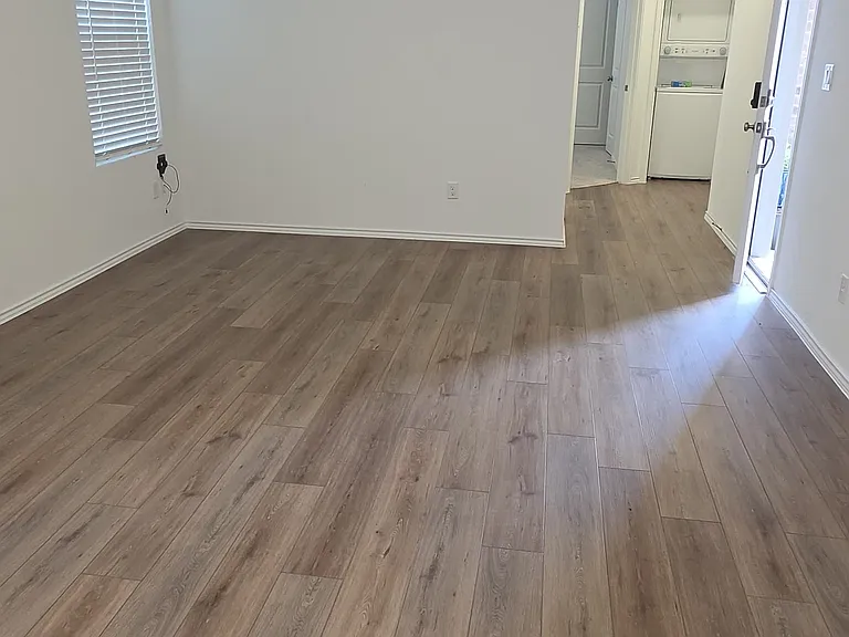 1261 Aquilla Dr — Photo 5