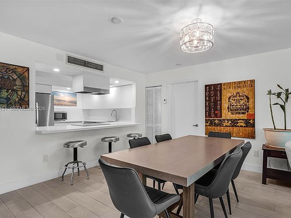 5th image of 101 Ocean Lane Dr APT 1011