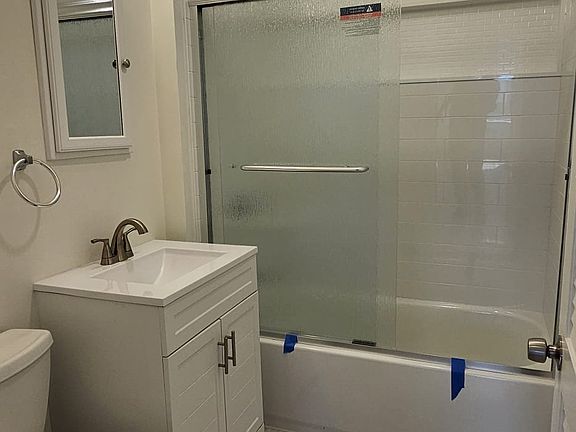 5th image of 70 Weston St