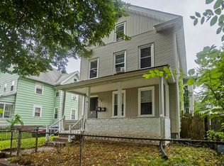47 Taylor St, Holyoke, MA 01040