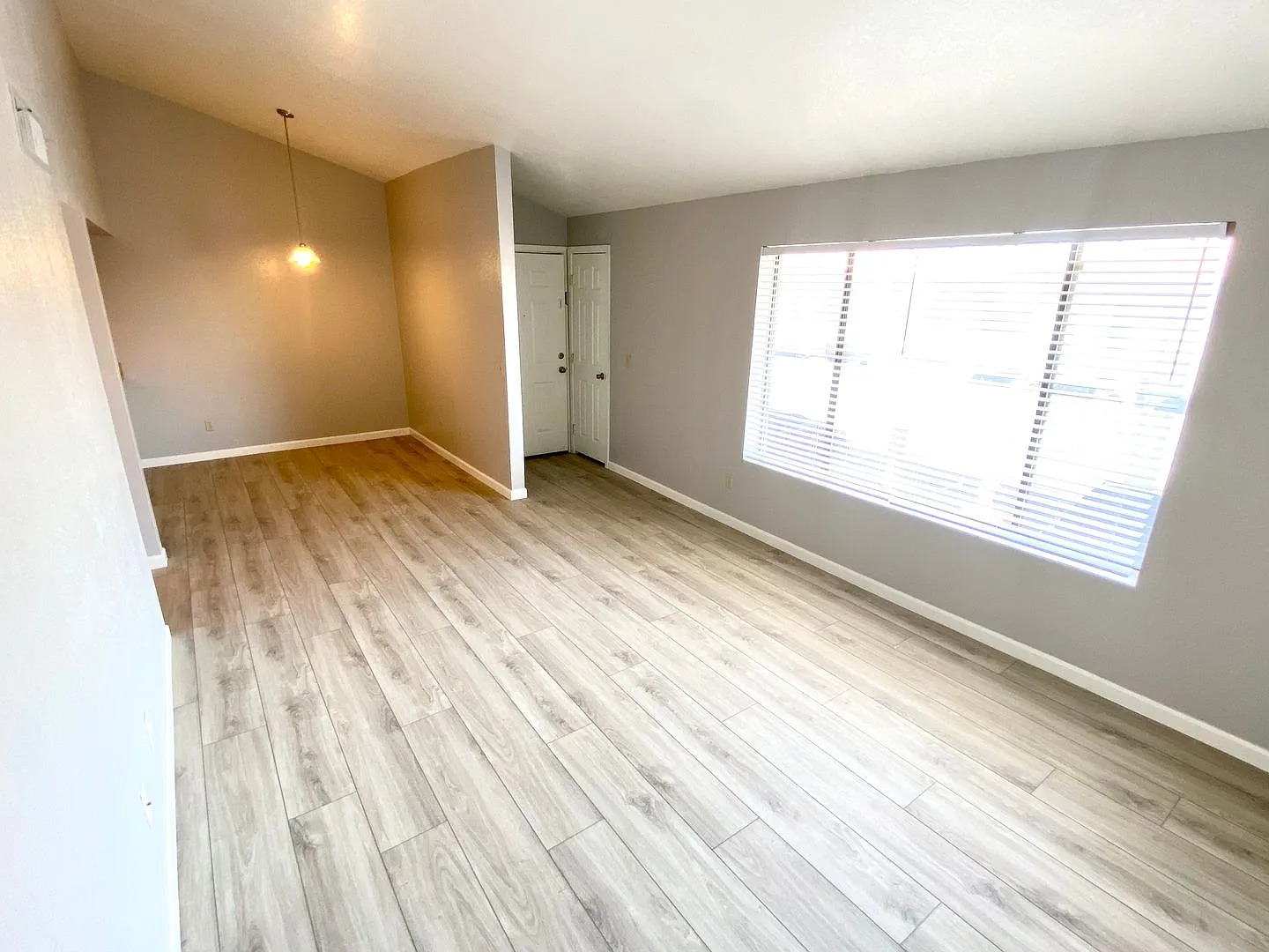 Spacious Two Bedroom Two Bath Condo in Tempe — Photo 4