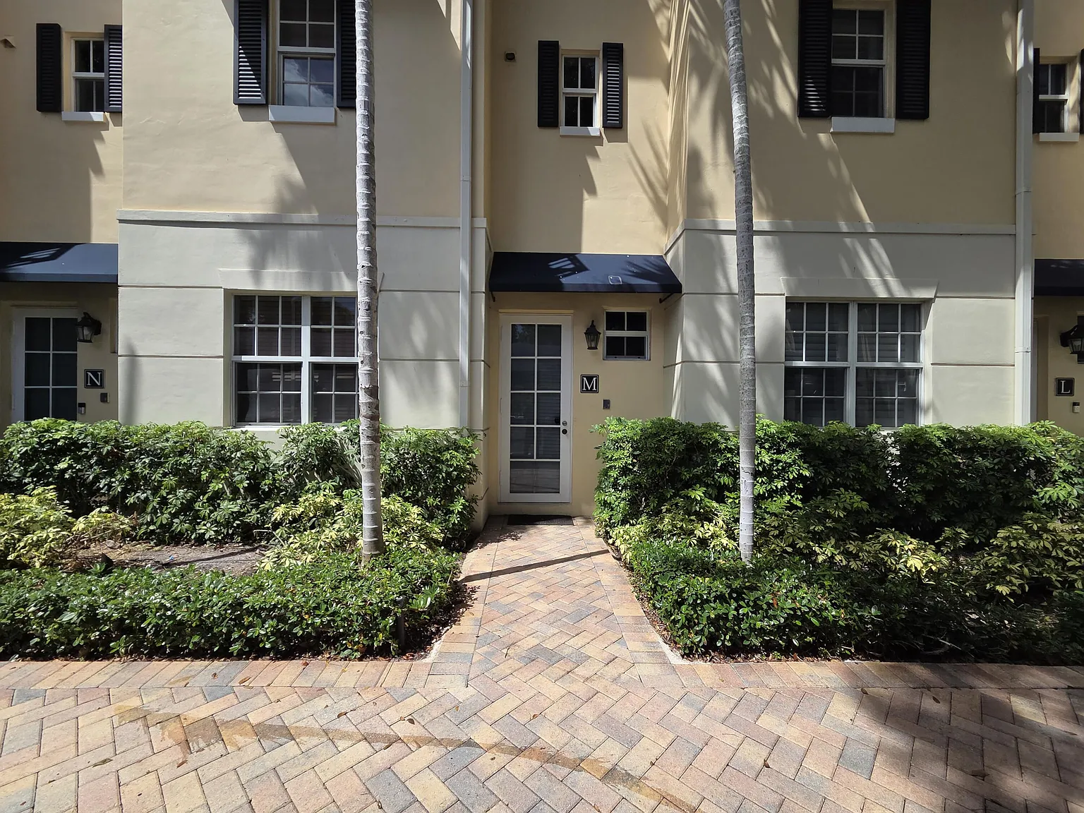 2 bed, 2.5 bath, 1404 sqft, $4,200 — Photo 4