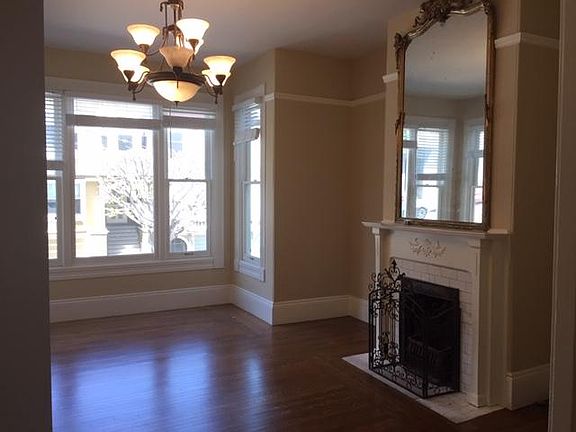 3rd image of 2858 Steiner St