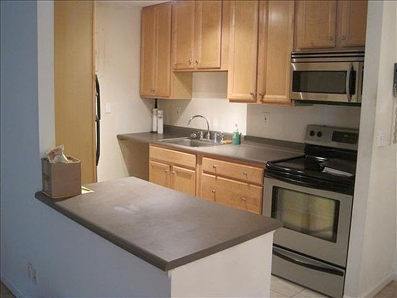 3rd image of 440 Carpenter Ave APT 12